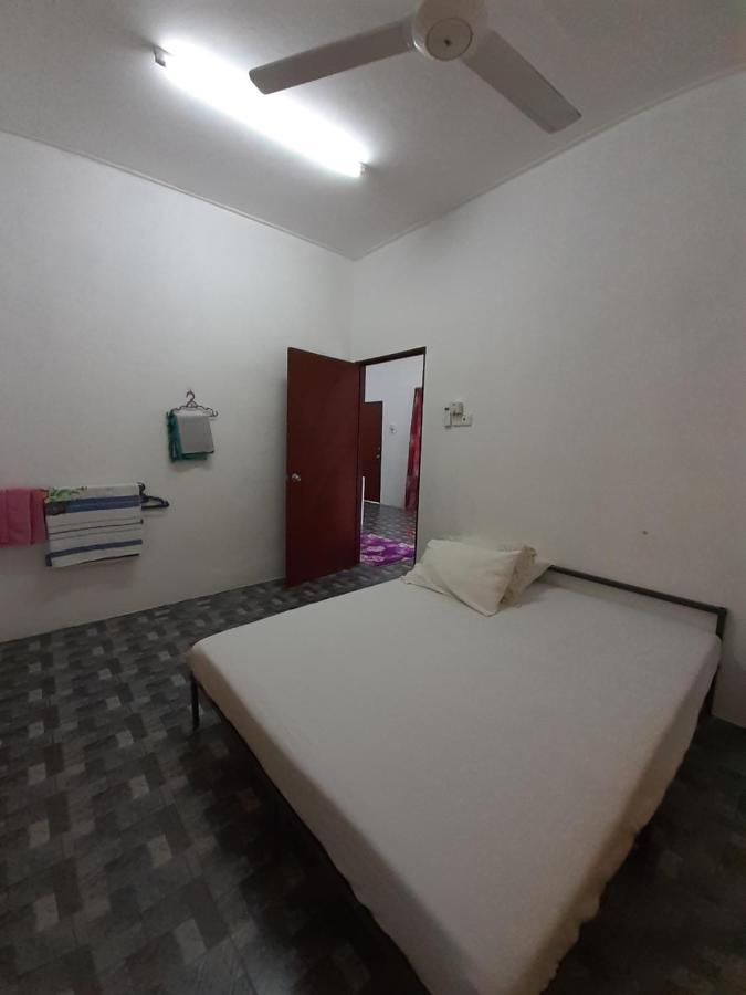 Homestay Idaman B B With 2 Room Aircond 2 Quen Bed And Not Sharing Room -Privacy Kuala Terengganu Exterior photo