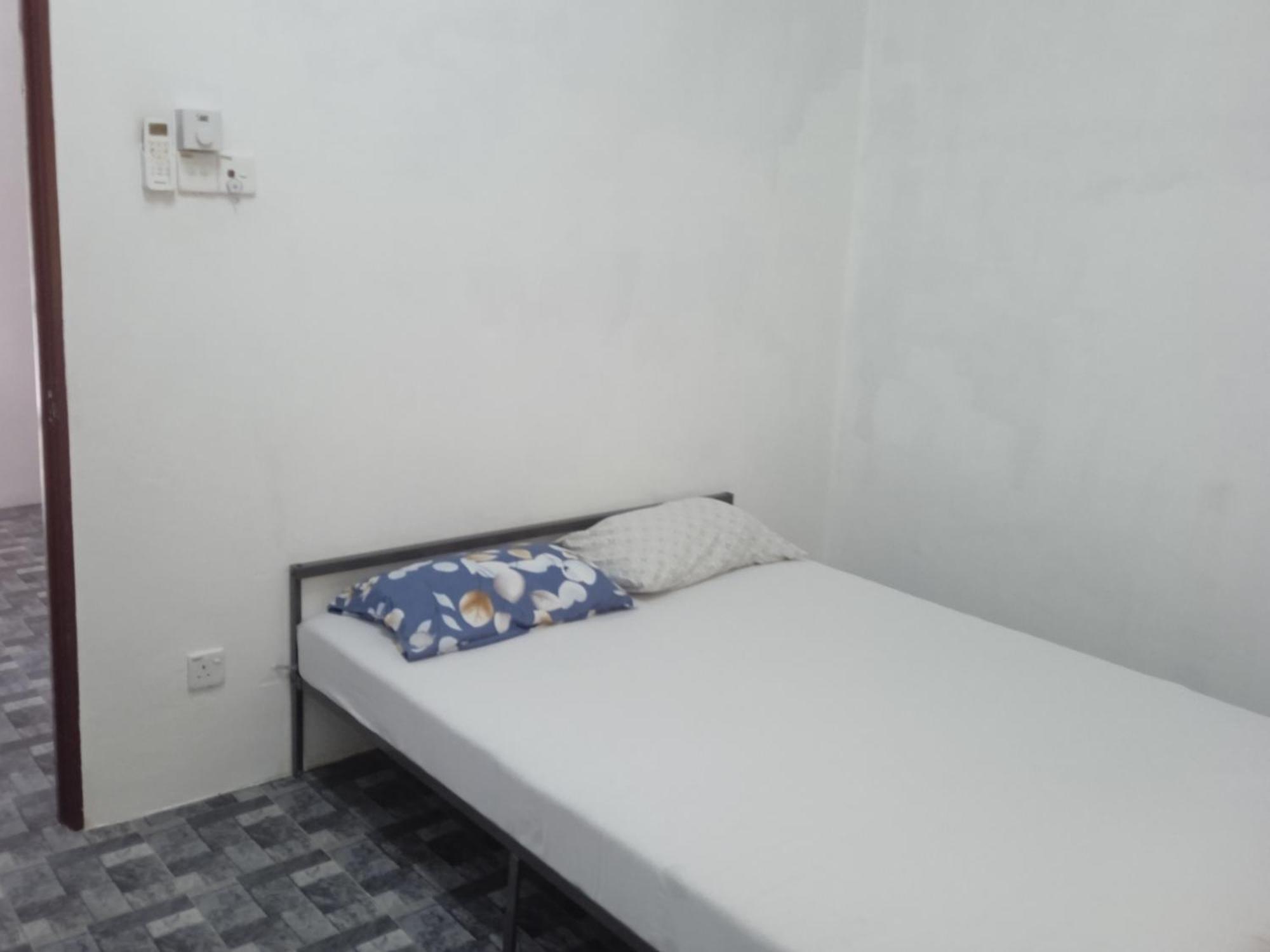 Homestay Idaman B B With 2 Room Aircond 2 Quen Bed And Not Sharing Room -Privacy Kuala Terengganu Exterior photo
