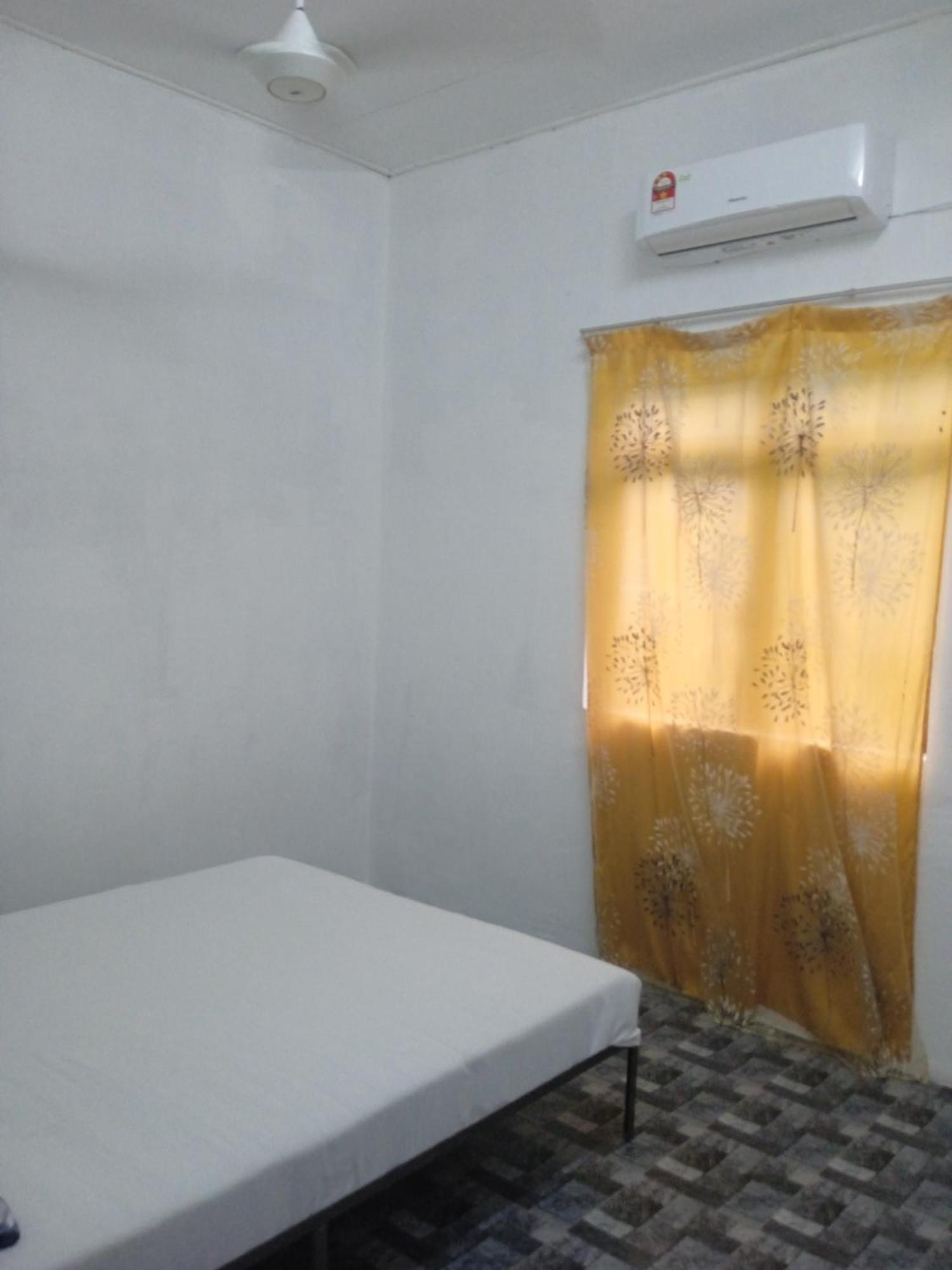 Homestay Idaman B B With 2 Room Aircond 2 Quen Bed And Not Sharing Room -Privacy Kuala Terengganu Exterior photo