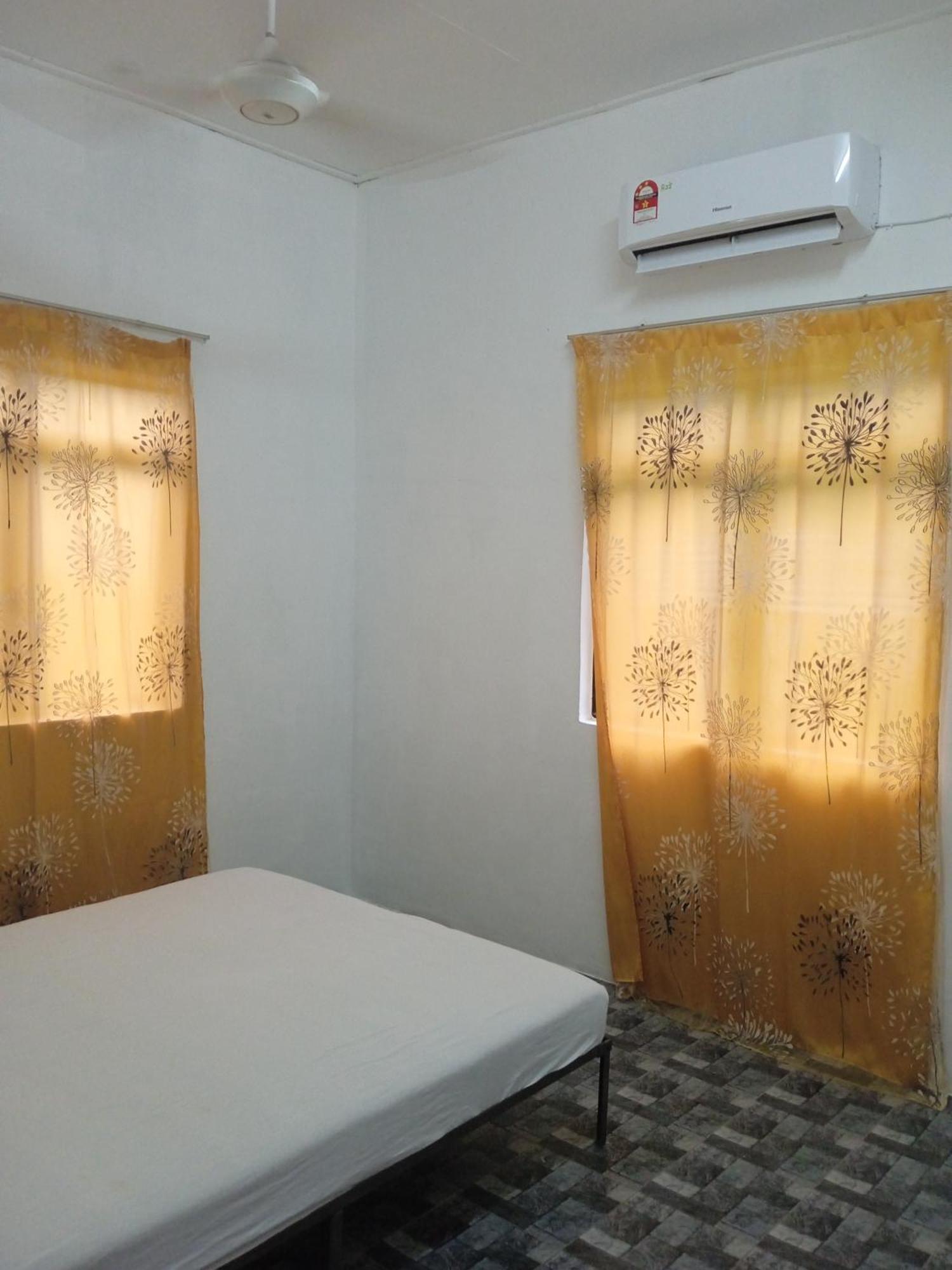 Homestay Idaman B B With 2 Room Aircond 2 Quen Bed And Not Sharing Room -Privacy Kuala Terengganu Exterior photo