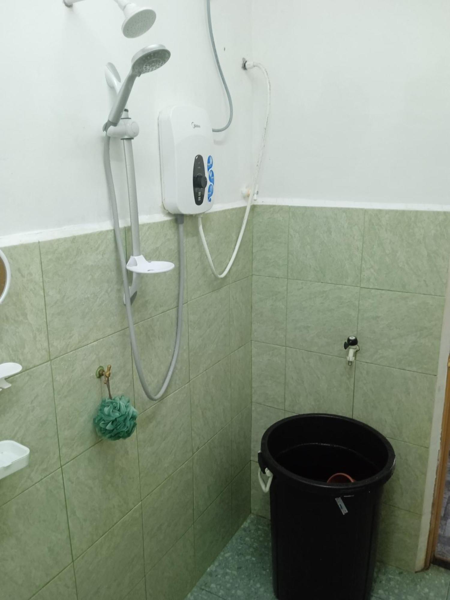 Homestay Idaman B B With 2 Room Aircond 2 Quen Bed And Not Sharing Room -Privacy Kuala Terengganu Exterior photo