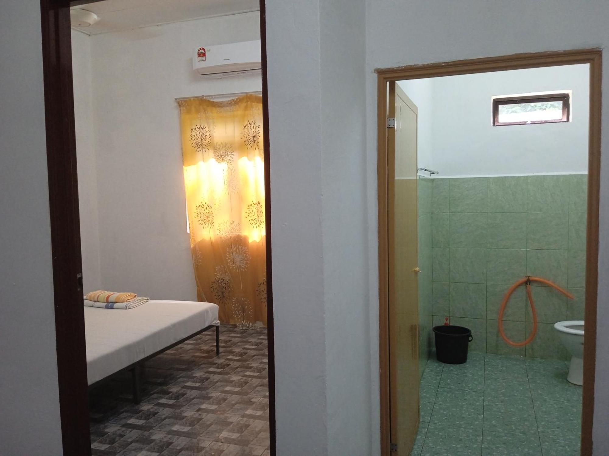 Homestay Idaman B B With 2 Room Aircond 2 Quen Bed And Not Sharing Room -Privacy Kuala Terengganu Exterior photo
